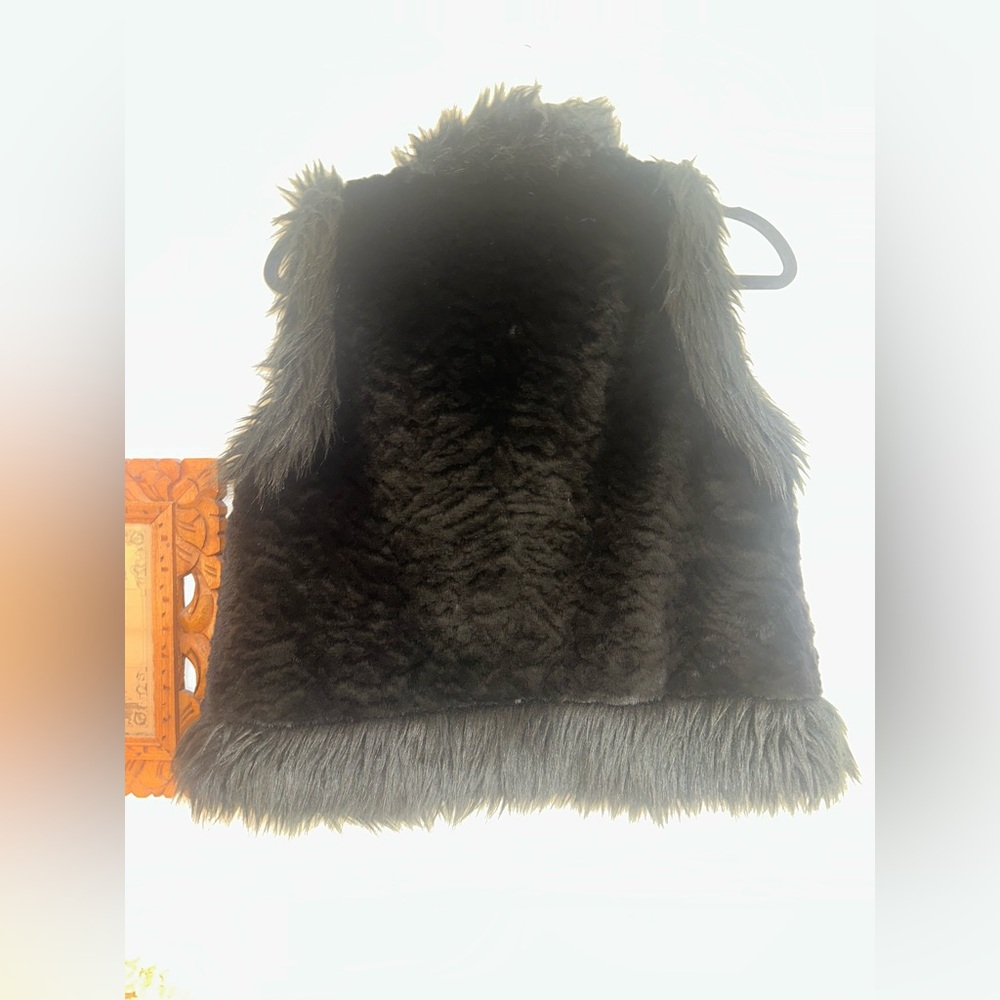 LOFT Black Faux Fur Vest - Picture 4 of 4